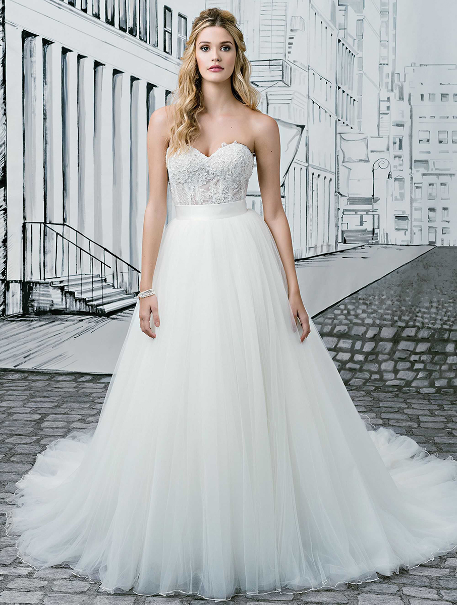 Justin Alexander Style 8900 Size 14 - Paris Connection